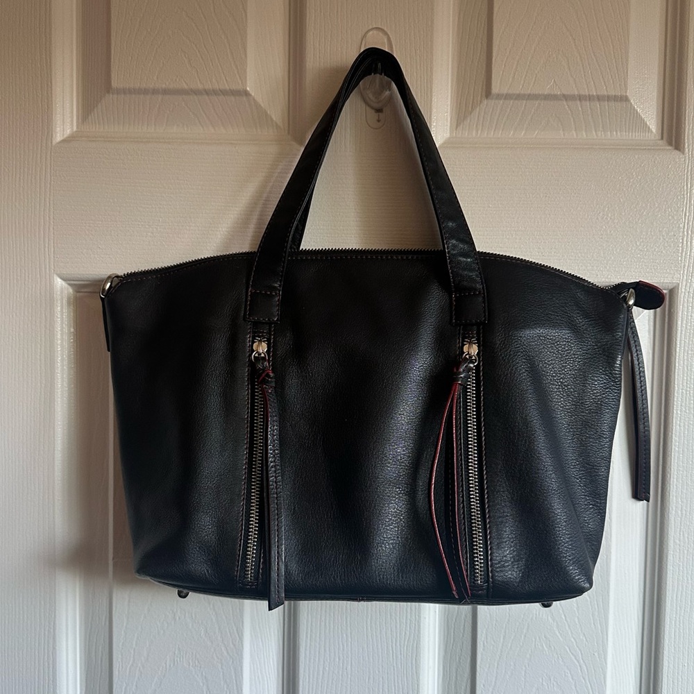 GUC ili New York Black Leather Tote Bag